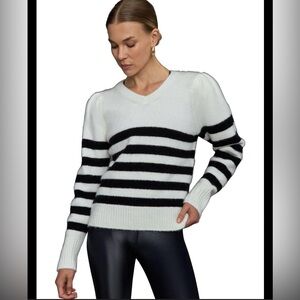 NWT Carbon38 striped puff sleeve cream & black stripe v-neck sweater size S